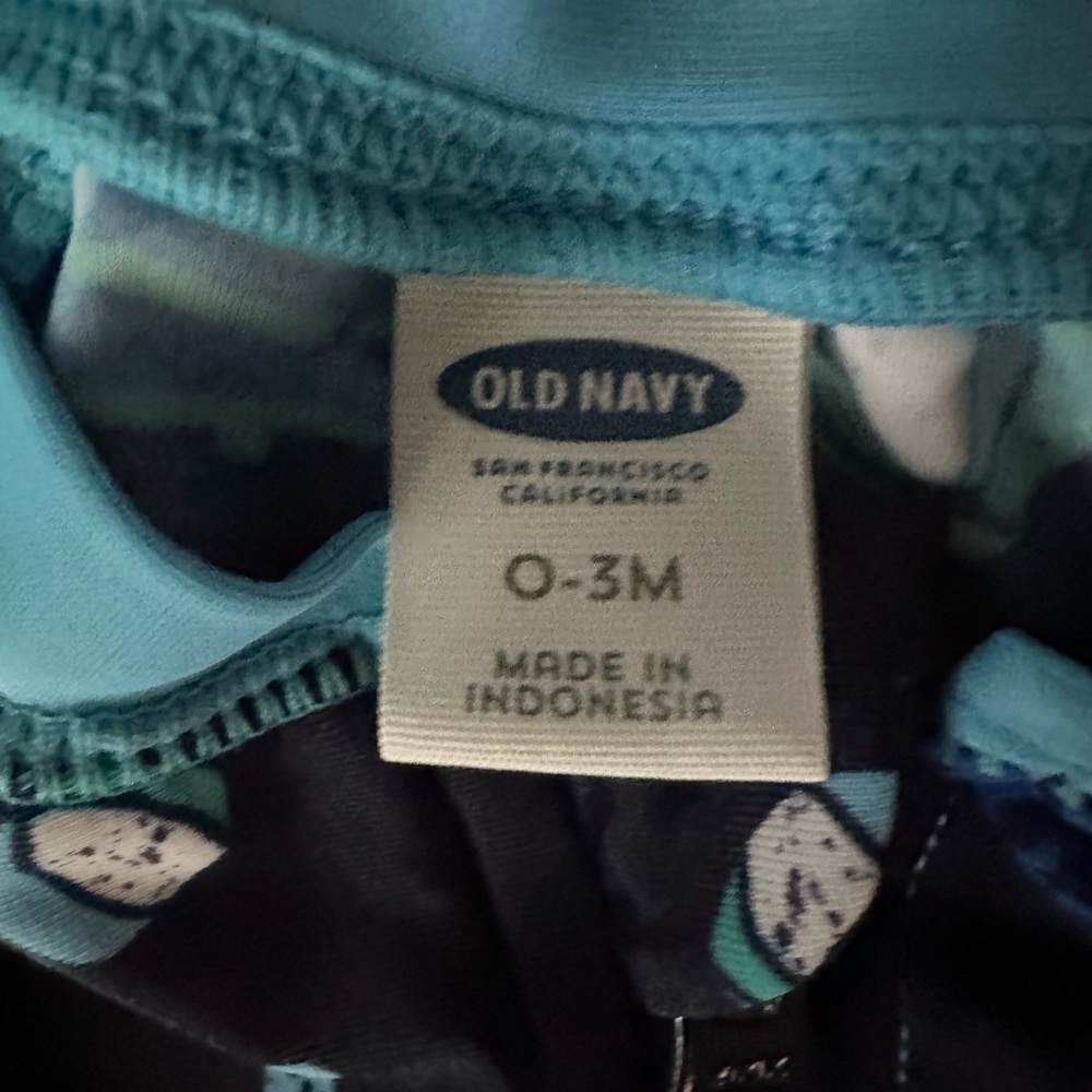 Assorted Baby Rompers and Outfits - Picture 6 of 8